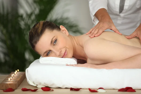 Woman having a massage — Stock Photo, Image