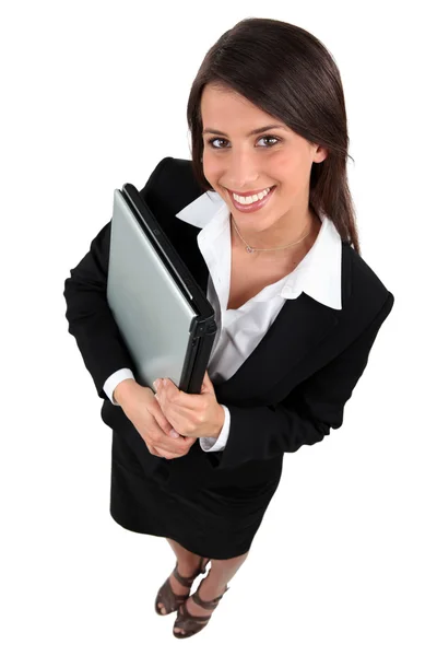 Porträtt av en affärskvinna med laptop — Stockfoto