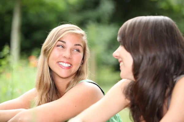 Friends smiling — Stock Photo, Image