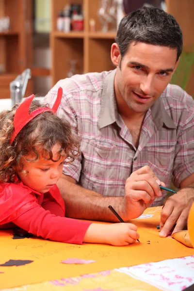 Man spending time with his daughter — Stock Photo, Image