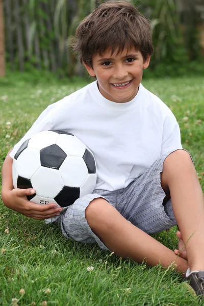 Futbol ile küçük çocuk — Stok fotoğraf
