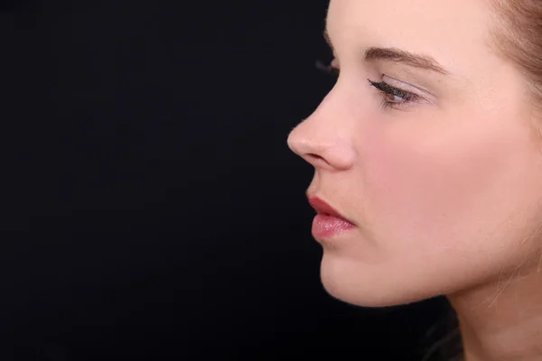 Head-shot av kvinna i studio — Stockfoto
