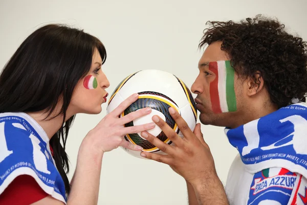 Футбольные фанаты Италии — стоковое фото