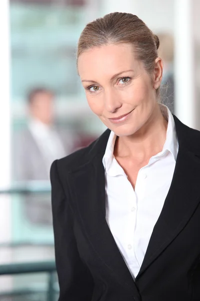 Close-up portret van blond zakenvrouw — Stockfoto
