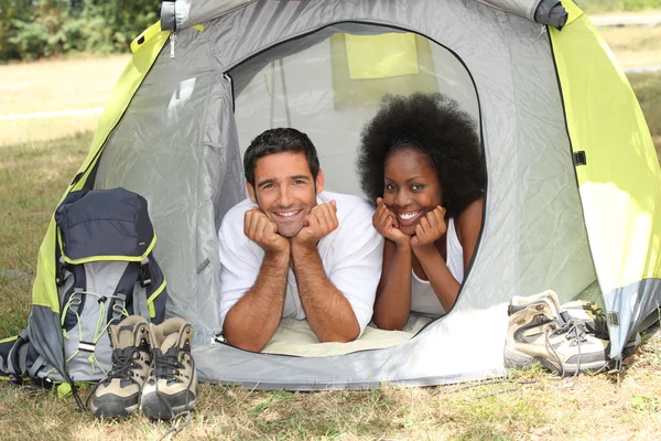 Couple dans une tente — Photo