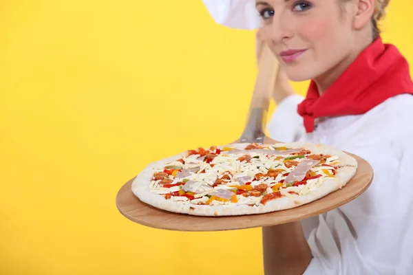Pizzakocken — Stockfoto