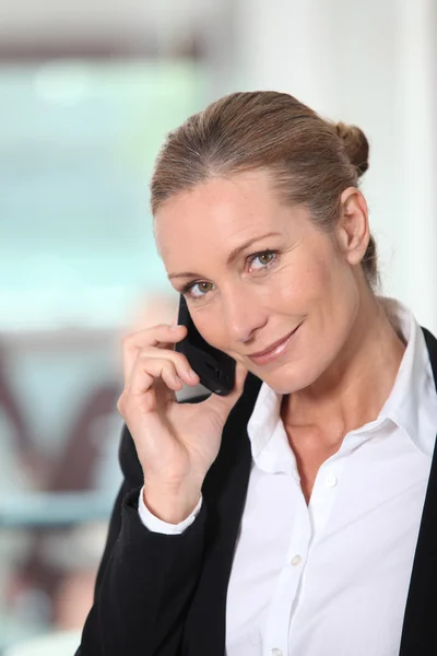 Businesswoman on the phone — Stock Photo, Image