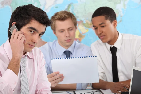 Young businessmen having a meeting — Stock Photo, Image