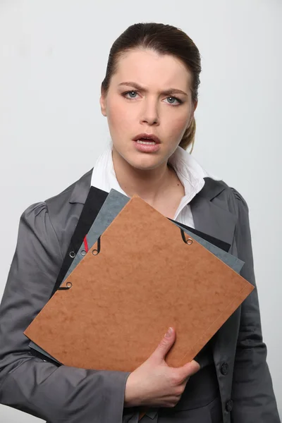 Раздражённая деловая женщина — стоковое фото