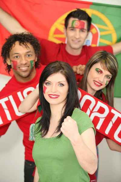 Group of friends supporting the Portuguese football team — Stock Photo, Image
