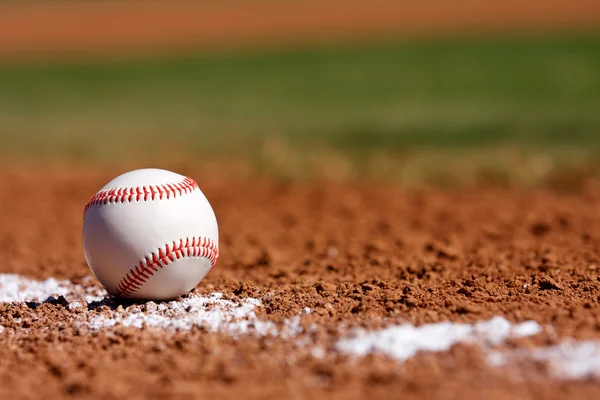 Baseball-a táblán belüli — Stock Fotó