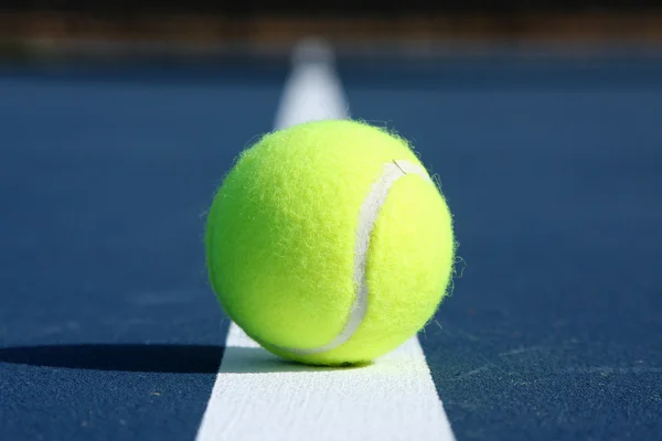 Tennis Ball on the Court — Stock Photo, Image