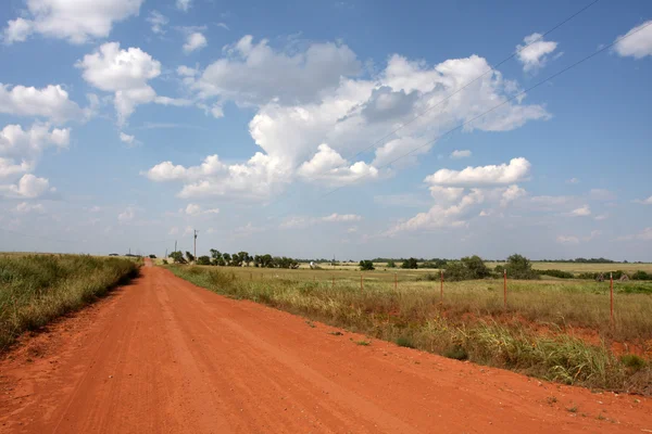 古い赤い土の道 — ストック写真
