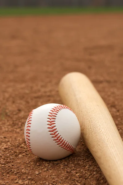 Baseball & Bat — Stock Photo, Image