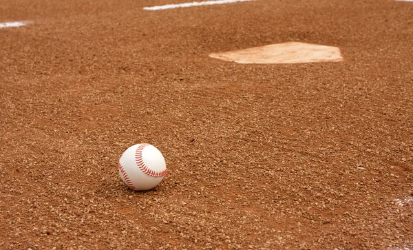 Baseball nära hemmet pläterar — Stockfoto