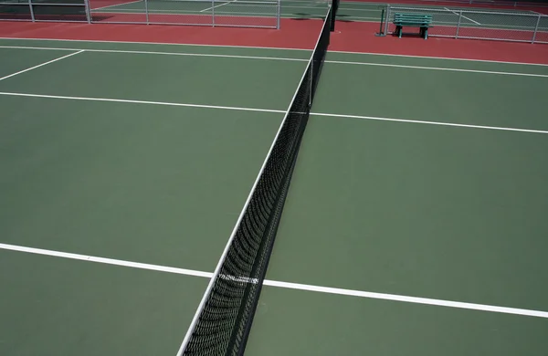 Tennis court linjer och net — Stockfoto