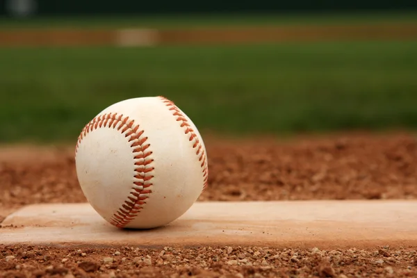 Beisebol no monte de jarros — Fotografia de Stock