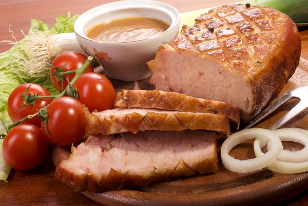 Close-up van een Geroosterde varkenshaas varkensvlees — Stockfoto