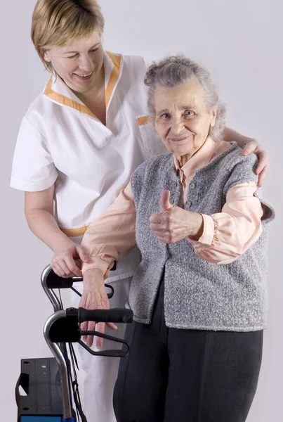Egészségügyi dolgozó és nyugdíjas — Stock Fotó