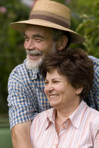 Romantikus idősebb pár — Stock Fotó