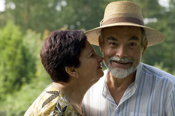 Ein attraktives Senioren-Paar — Stockfoto