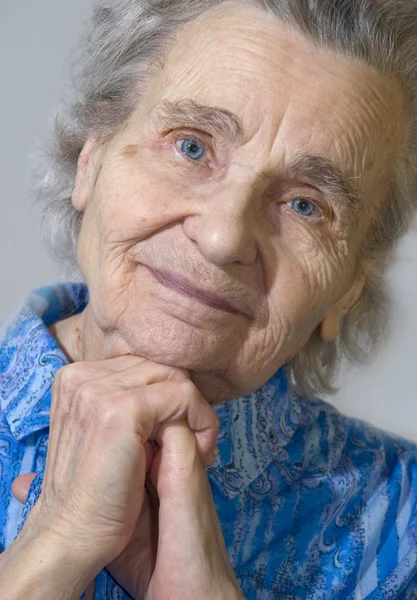 Πορτρέτο της η ηλικιωμένη γυναίκα — Φωτογραφία Αρχείου