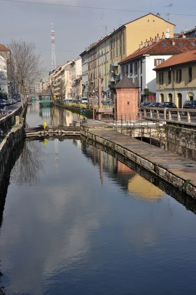 A téli, Milánó Naviglio zárolása — Stock Fotó