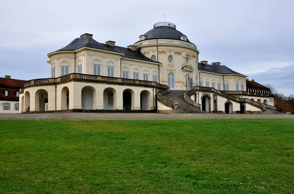 Schloss ensamhet huvudsakliga prospect, stuttgart — Stockfoto