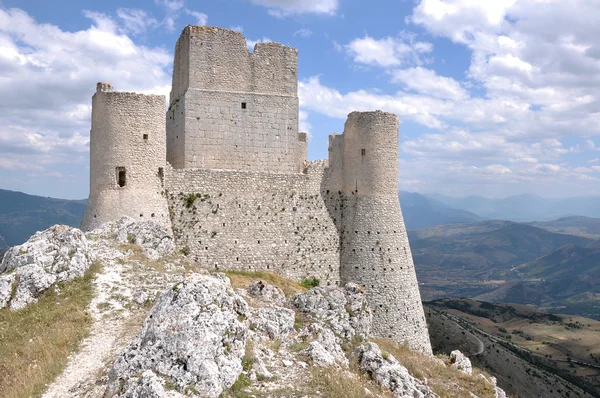 Ruinerna av rocca calascio fästning, abruzzi — Stockfoto