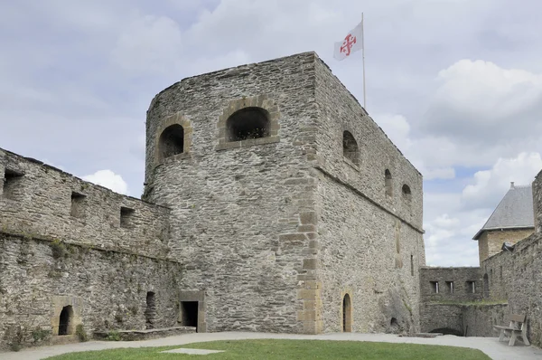 Österrike tower och inre gården, bouillon castle — Stockfoto