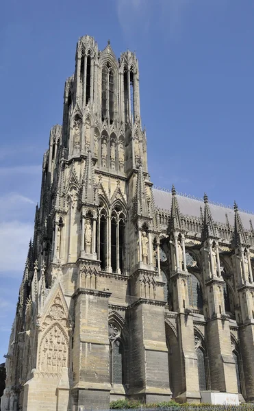 Torre y lateral de la catedral, reims —  Fotos de Stock