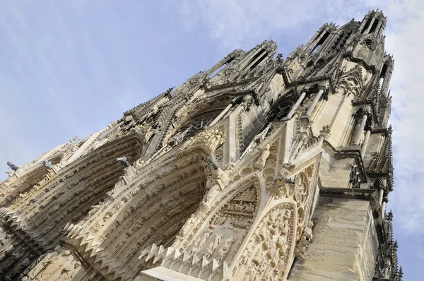 Cattedrale suggerimento verticale, reims — Foto Stock