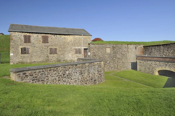 炮台上的城墙、 罗克鲁瓦、 阿登 — 图库照片