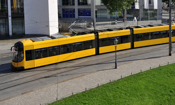 Yellow trolley-car in city center, dresden — Stock Photo, Image