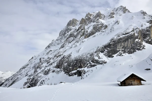 collac zirvesinde kış, dolomites siper al.