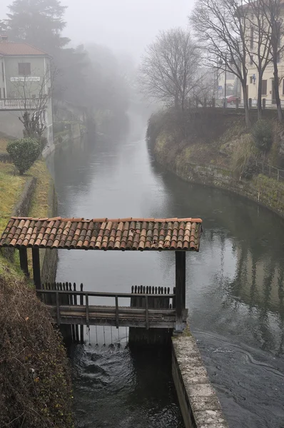 Menedék a ködös martesana, Lombardia — Stock Fotó
