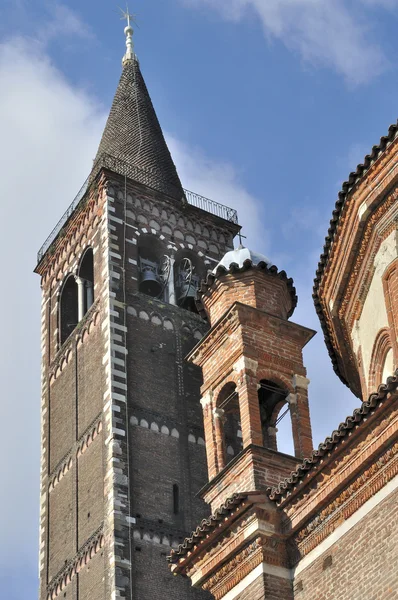 Sant eustorgio tower, milano — Stockfoto