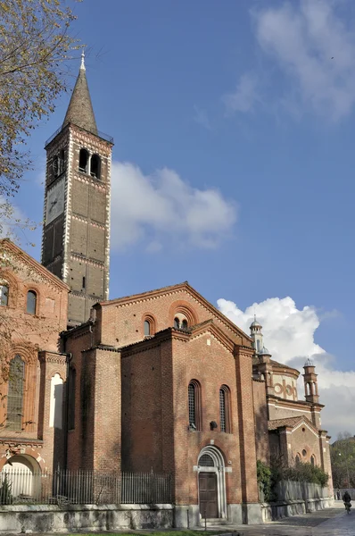 Sant eustorgio jižní strana, milano — Stock fotografie