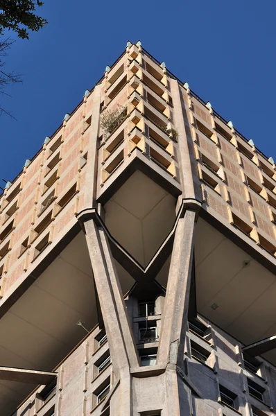 Torre Velasca arranha-céus brutalista, milão — Fotografia de Stock