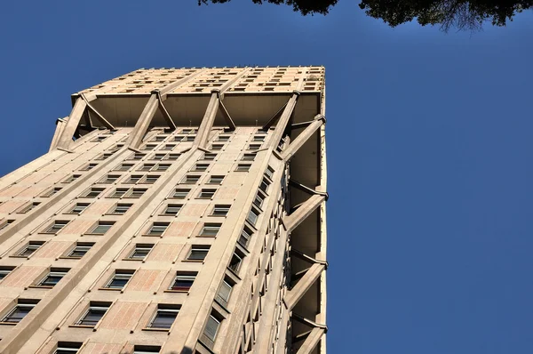 Velasca-Turm Westseite von unten, Mailand — Stockfoto