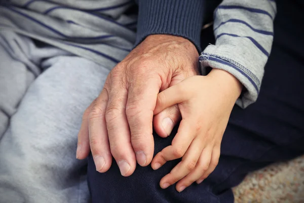 Child and grandfather — Stock Photo, Image