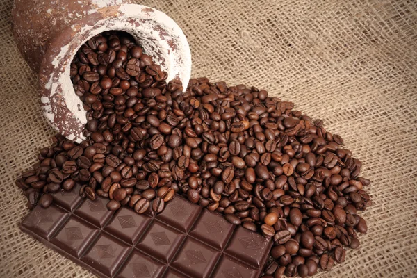 Grãos de café e chocolate — Fotografia de Stock