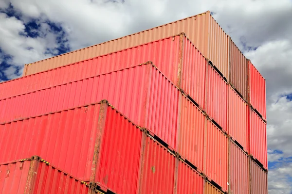Containers in de haven van logistiek — Stockfoto