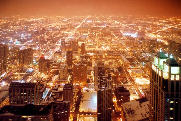 Чикаго ночью — стоковое фото
