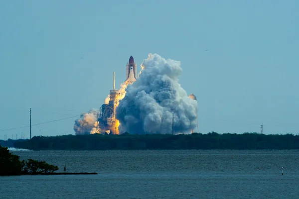 Запуск STS-134 "Индевор" — стоковое фото