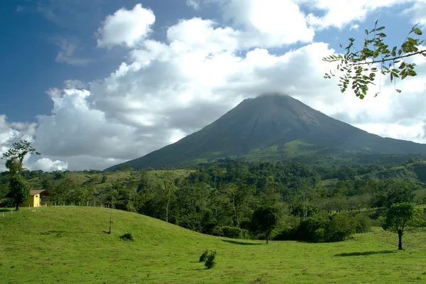 Вулкан Ареналь — стоковое фото