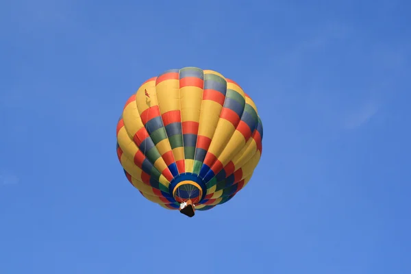 Gul ballong — Stockfoto
