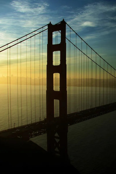 Golden Gate left pole silhouete — Stock Photo, Image