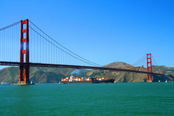 Golden Gate Cargo Ship — Stock Photo, Image