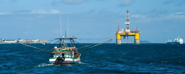 海洋石油平台的 guanabara 海湾 — 图库照片